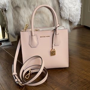 Michael Kors Medium Mercer in Saffiano Leather